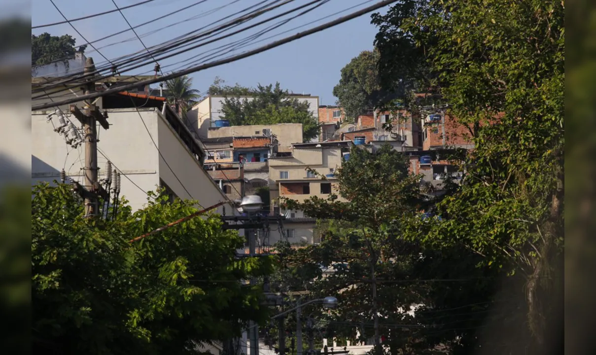 Imagem ilustrativa da imagem Tráfico leva a pior após confronto com policiais no Ingá, em Niterói