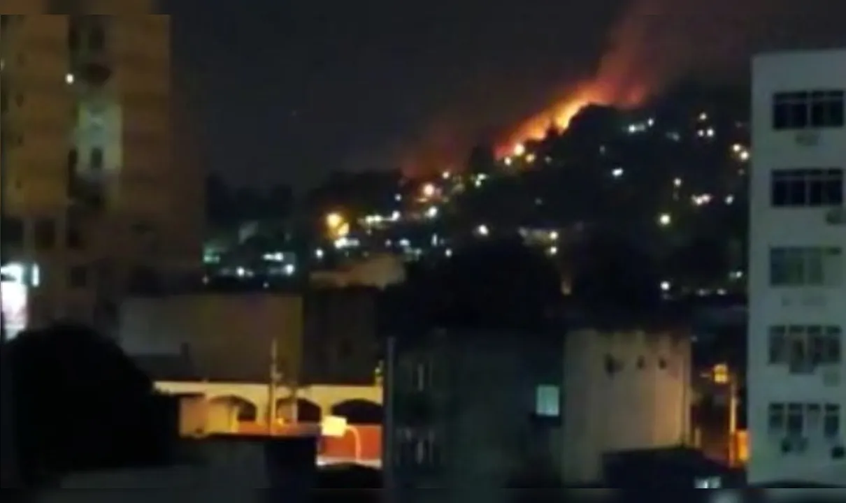 Imagem ilustrativa da imagem Noite de incêndios em Niterói e São Gonçalo