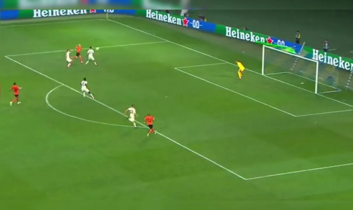 Imagem ilustrativa da imagem Com gol contra incrível, Shakhtar bate Monaco e segue na Champions League