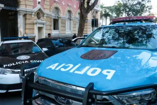 Imagem ilustrativa da imagem Presa por furtar doces e bebida em mercado de Niterói