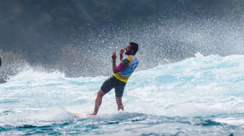 TEAHUPO'O, TAHITI - AUGUST 27: Adriano de Souza of Brazil, Tahiti advances to Round 4 of the 2019 Tahiti Pro Teahupo'o after winning Heat 5 of Round 3 at Teahupo'o on August 24, 2019 in Tahiti, French Polynesia. (Photo by Matt Dunbar/WSL via Getty Images)