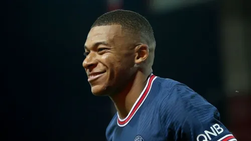 Imagem ilustrativa da imagem Lesão de Mbappé na panturrilha é de baixa intensidade, diz PSG