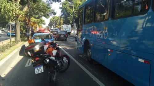 Imagem ilustrativa da imagem Acidente deixa dois feridos na Alameda, em Niterói