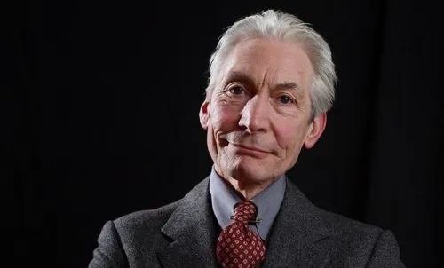 Imagem ilustrativa da imagem Charlie Watts, baterista do Rolling Stones, morre aos 80 anos após procedimento cirúrgico