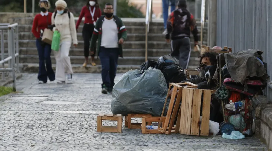 Imagem ilustrativa da imagem Rio: ex-morador de rua agora ajuda quem está nesta condição