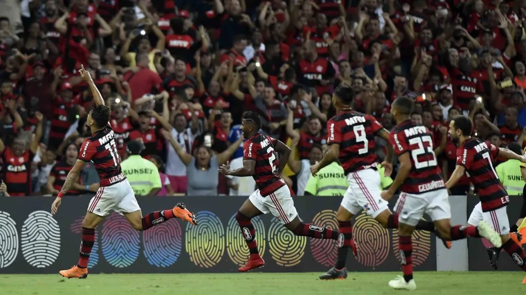 Imagem ilustrativa da imagem Eduardo Paes planeja Maracanã com público em jogo do Flamengo
