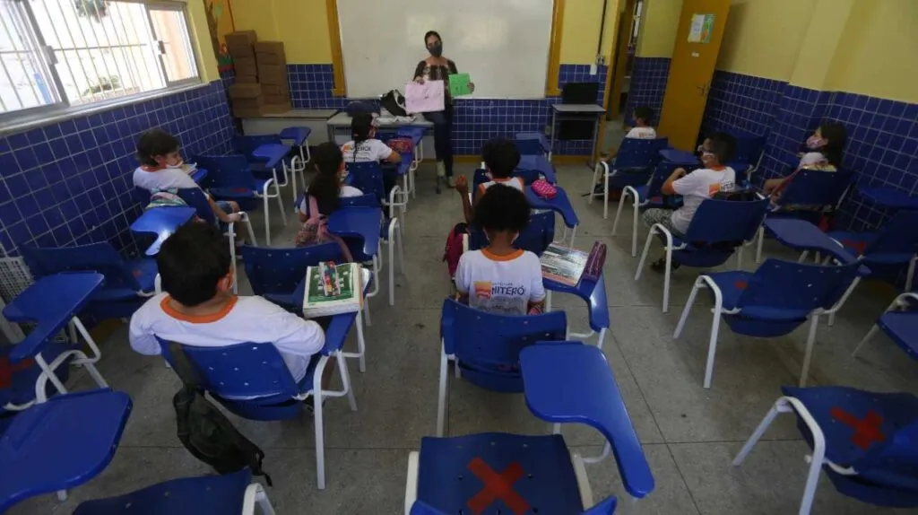Imagem ilustrativa da imagem Novo normal: Niterói retoma aulas presenciais em mais cinco escolas municipais