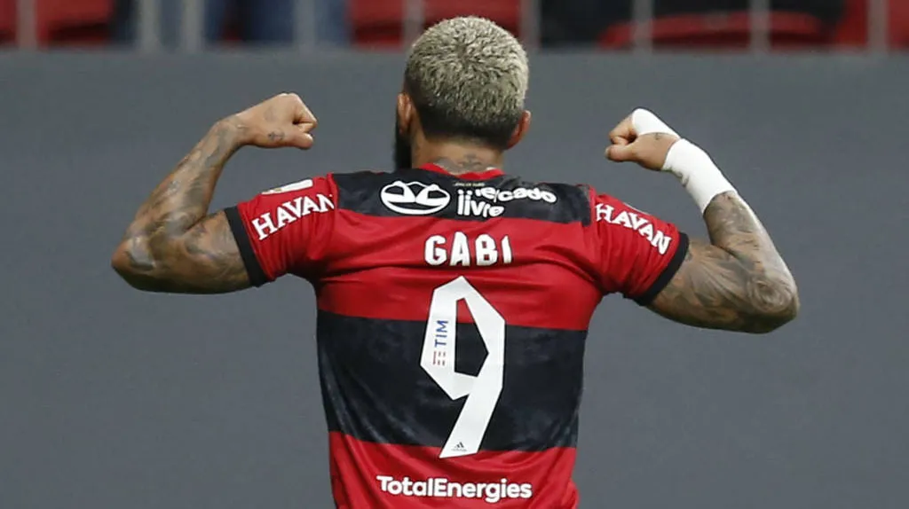 Brazil's Flamengo Gabriel Barbosa celebrates after scoring against Paraguay's Olimpia during their Copa Libertadores quarter-finals second leg football match at the Mane Garrincha Stadium in Brasilia, on August 18, 2021. (Photo by ADRIANO MACHADO / various sources / AFP)