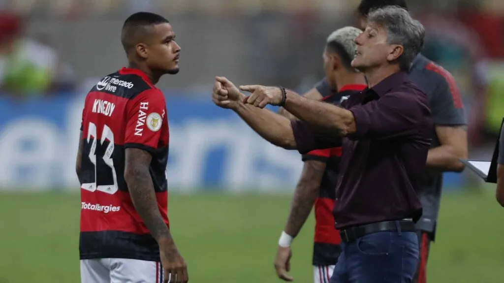 Imagem ilustrativa da imagem Renato Gaúcho decide poupar no Brasileiro e Flamengo viaja sem sete titulares