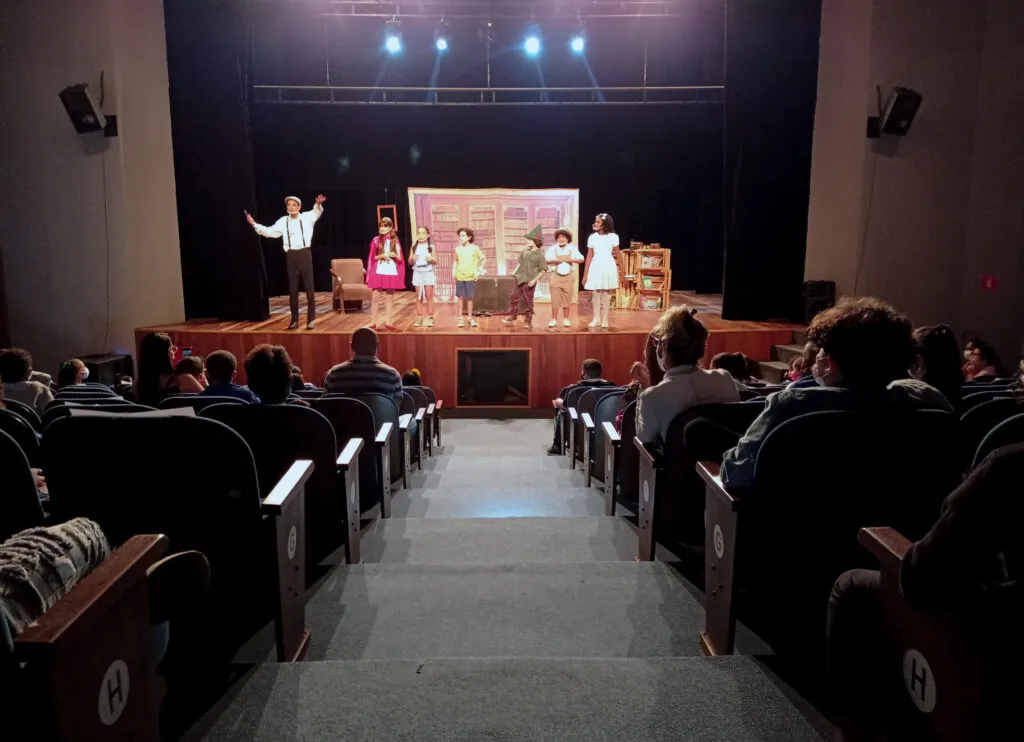 Imagem ilustrativa da imagem Teatro Municipal de São Gonçalo tem peça infantil para alunos da cidade