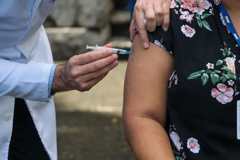 Imagem ilustrativa da imagem Prefeitura do Rio mantém vacina contra Covid-19 nesta segunda
