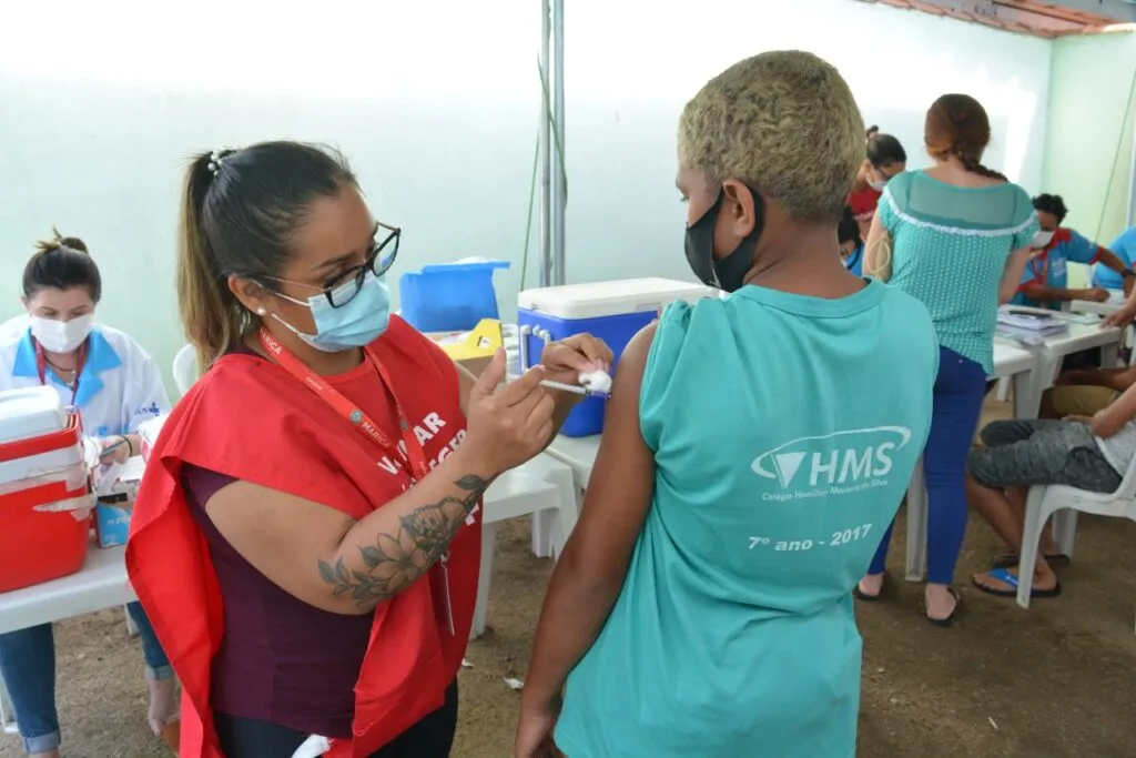 Imagem ilustrativa da imagem Prefeitura de Maricá inicia vacinação de adolescentes a partir de 12 anos
