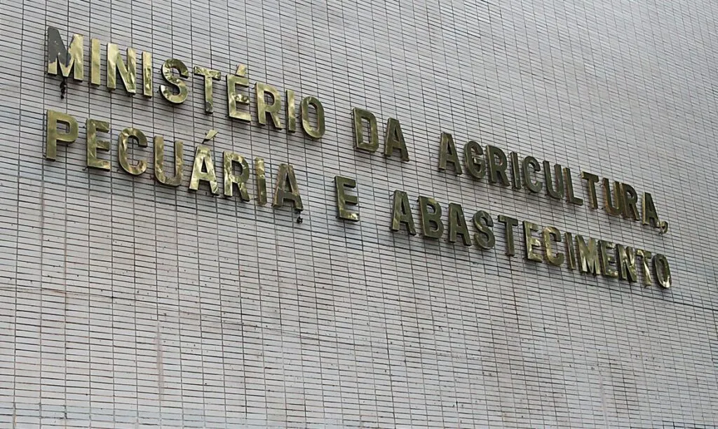 Brasília - Auditores fiscais do Ministério da Agricultura se reúnem e fazem ato público para prestar esclarecimentos à sociedade sobre a importância do trabalho de fiscalização (Wilson Dias/Agência Brasil)