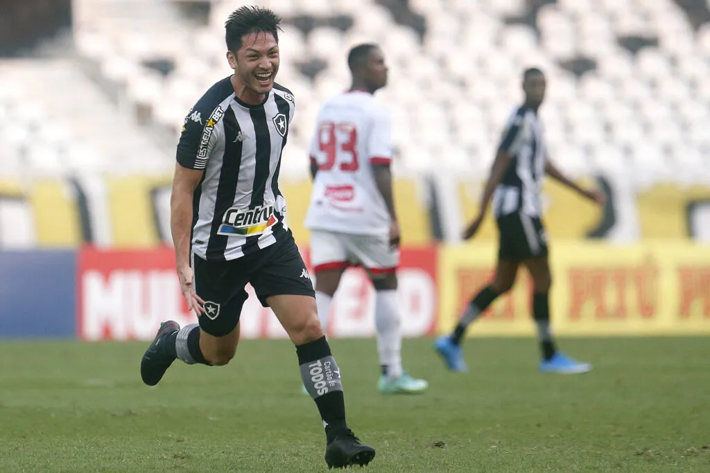 Imagem ilustrativa da imagem De virada, Botafogo vence o Náutico e assume a vice-liderança da Série B