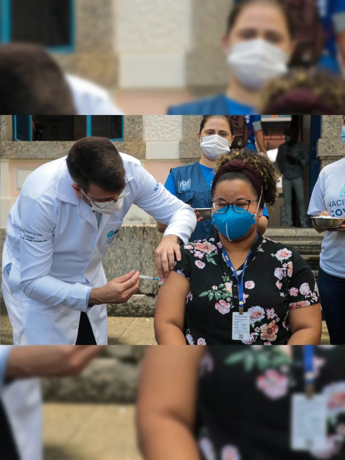 Imagem ilustrativa da imagem Profissionais da educação do Rio recebem 2ª dose da vacina contra Covid-19