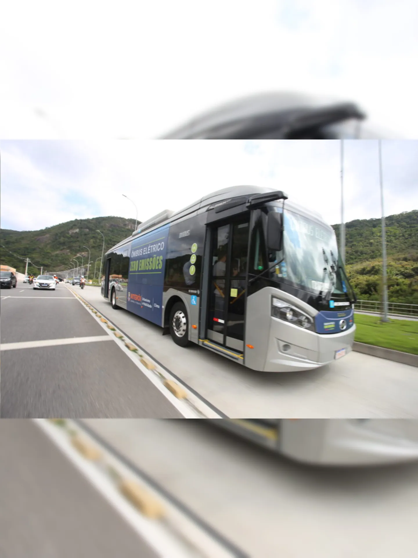 Imagem ilustrativa da imagem Ônibus elétrico circula a partir desta terça em Niterói