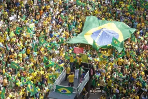 Imagem ilustrativa da imagem Manifestação de apoio a Bolsonaro é realizada em Niterói