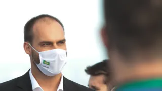 Imagem ilustrativa da imagem Eduardo Bolsonaro testa positivo para Covid-19 nesta sexta
