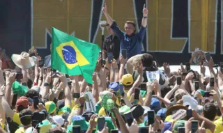 Imagem ilustrativa da imagem Bolsonaro participa de manifestação pró-governo em Brasília
