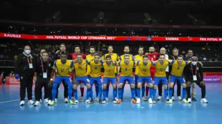 Imagem ilustrativa da imagem Brasil despacha Marrocos e está nas semifinais da Copa do Mundo de Futsal