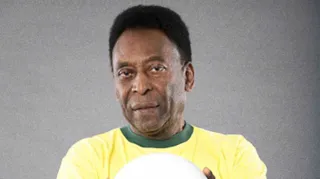 Imagem ilustrativa da imagem Pelé finalmente revela cirurgia para retirada de tumor após sete dias internado