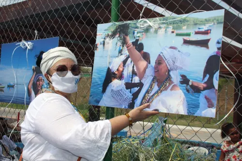 Imagem ilustrativa da imagem Exposição na Praia das Pedrinhas homenageia Iemanjá em São Gonçalo