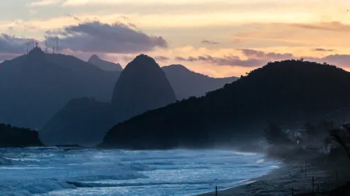 Imagem ilustrativa da imagem Implantação de recifes artificiais na Praia de Piratininga em debate