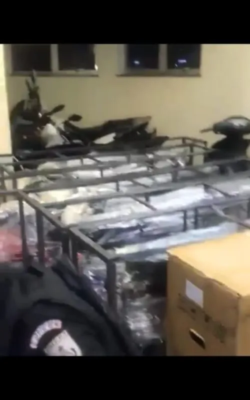 Imagem ilustrativa da imagem Motos elétricas que seriam sorteadas em baile no Rio são apreendidas pela polícia