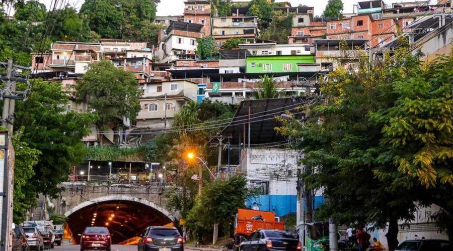 Imagem ilustrativa da imagem Fornecedor do tráfico é preso no Morro do Cavalão, em Niterói