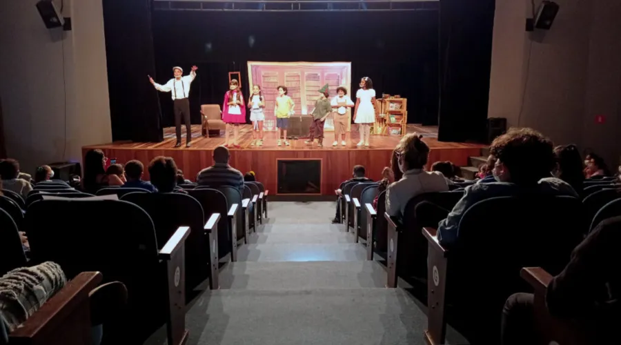 Imagem ilustrativa da imagem Teatro Municipal de São Gonçalo tem peça infantil para alunos da cidade