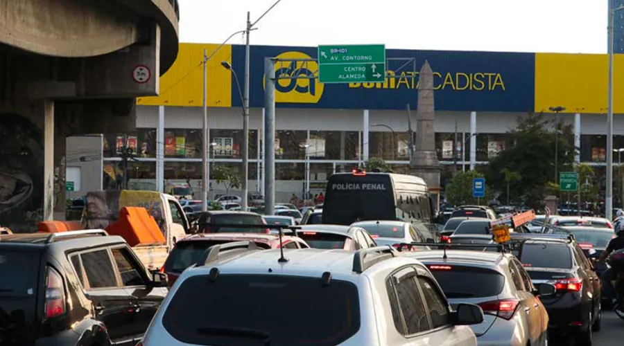 Imagem ilustrativa da imagem De portas abertas para o trânsito e com obras inacabadas em Niterói