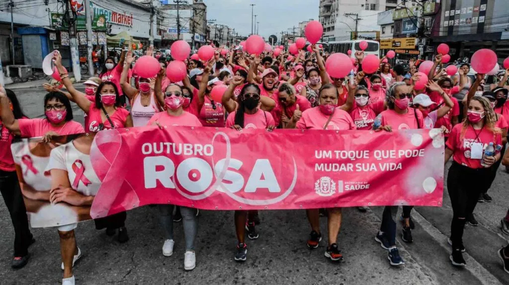 Imagem ilustrativa da imagem Caminhada Rosa alerta para prevenção ao câncer de mama em Itaboraí