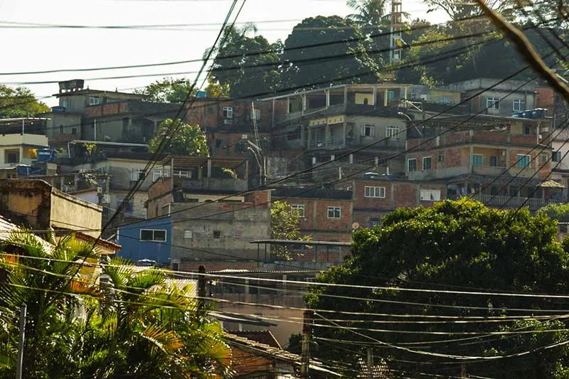 Imagem ilustrativa da imagem PM prende acusado de tráfico de drogas após confronto em São Gonçalo