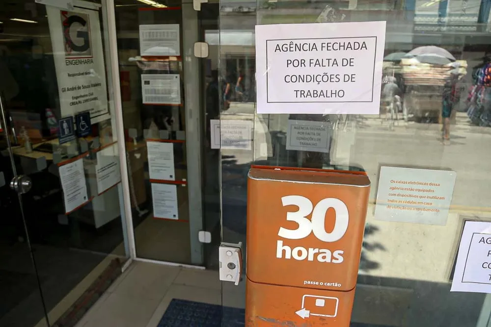 Imagem ilustrativa da imagem Agência bancária é fechada por más condições de trabalho em Maricá