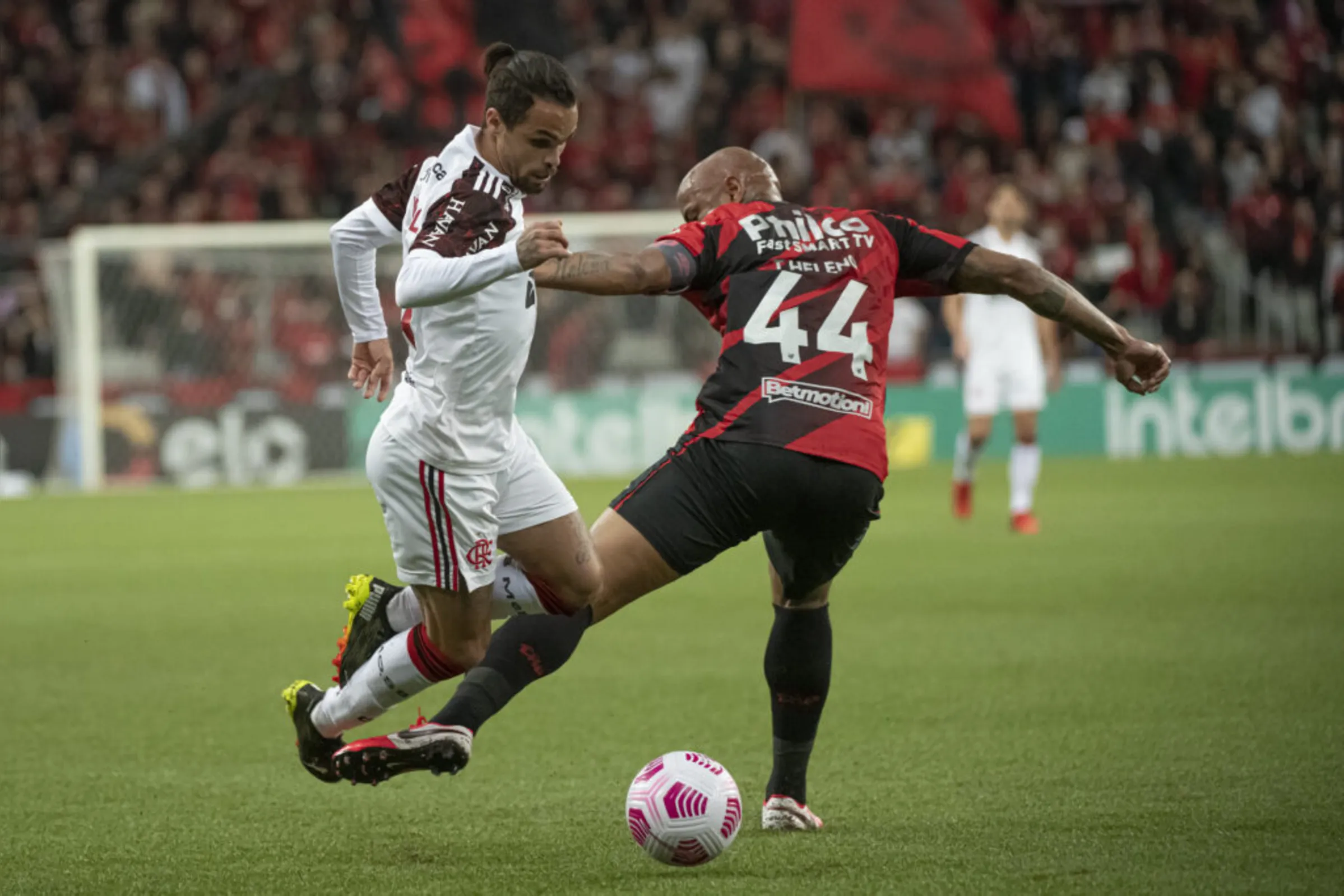 Imagem ilustrativa da imagem Pênalti no fim salva Flamengo de derrota na semifinal da Copa do Brasil
