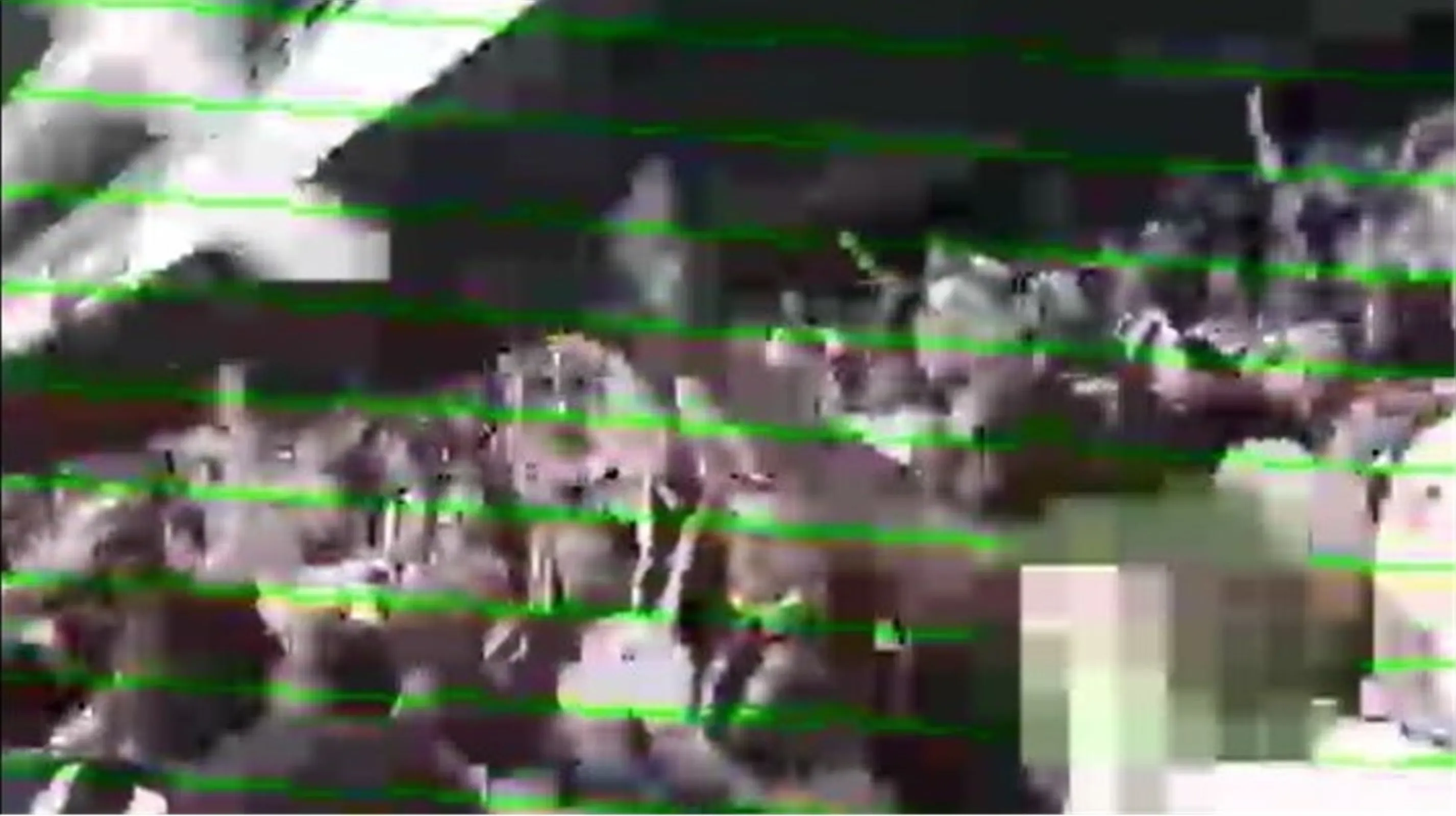 Imagem ilustrativa da imagem Torcedor do Botafogo é flagrado jogando copo de urina na arquibancada; clube se posiciona