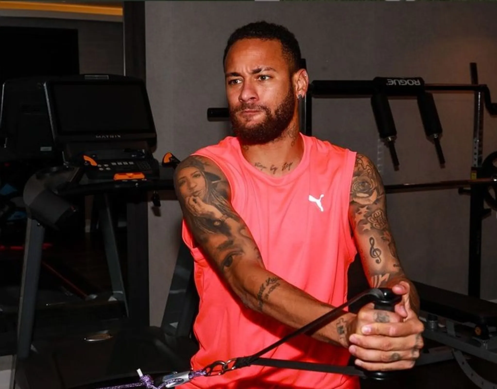 Imagem ilustrativa da imagem Neymar se recupera de lesão e pode atuar no duelo PSG x Olympique Marseille
