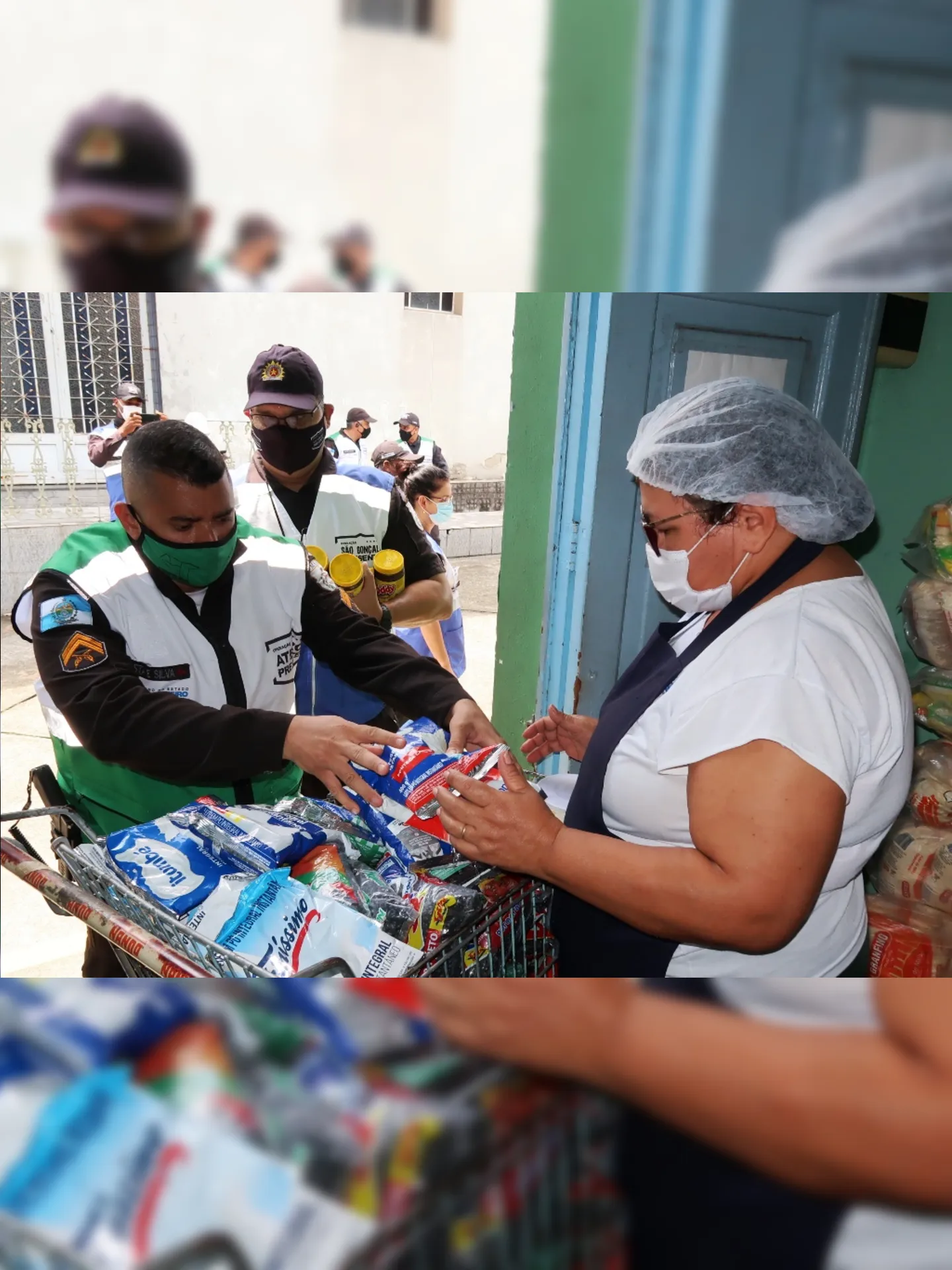 Imagem ilustrativa da imagem Abrigo Cristo Redentor recebe doação de policiais em São Gonçalo