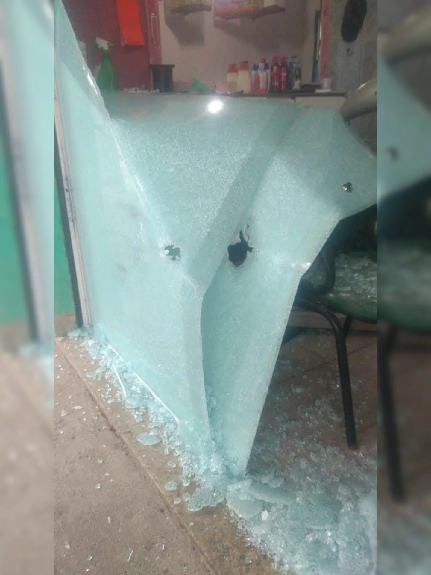 Imagem ilustrativa da imagem Centro de estética é destruído durante confronto em SG