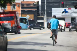Imagem ilustrativa da imagem Perigo: ciclistas em risco em ruas da Zona Norte de Niterói
