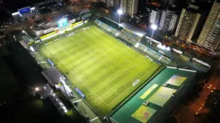 Imagem ilustrativa da imagem Botafogo enfrenta o Goiás fora de casa pela Série B de olho no líder Coritiba