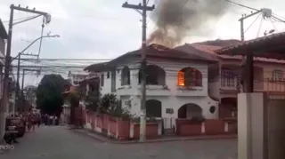 Imagem ilustrativa da imagem Mulher morre durante incêndio em São Gonçalo