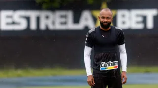 Imagem ilustrativa da imagem Técnico Tite cita Chay, meia do Botafogo, durante convocação da Seleção Brasileira