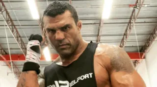 Imagem ilustrativa da imagem Vitor Belfort se irrita ao ser questionado sobre uso de esteróides