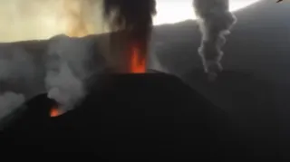 Imagem ilustrativa da imagem Vulcão Cumbre Vieja deixa ilha na Espanha irreconhecível