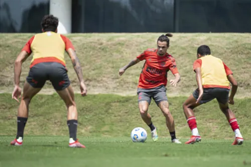 Imagem ilustrativa da imagem Flamengo enfrenta o Cuiabá e busca se aproximar do Atlético-MG