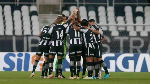 Imagem ilustrativa da imagem Jogadores do Botafogo divulgam carta em protesto contra atraso de salários