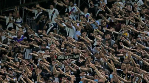 Imagem ilustrativa da imagem Torcedores do Vasco esgotam ingressos de arquibancada para jogo em São Januário