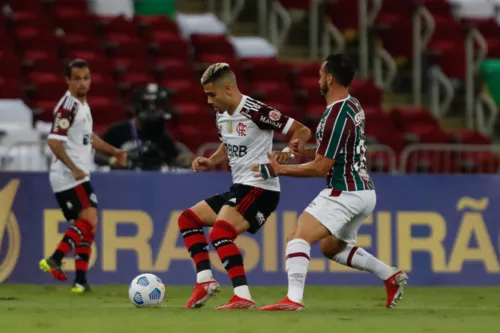 Imagem ilustrativa da imagem Flamengo perde para o Fluminense por 3 a 1 durante 28ª rodada do Brasileirão