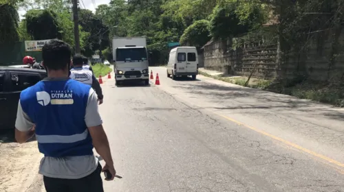 Imagem ilustrativa da imagem Motoristas na mira do Detran e do Segurança Presente em Niterói